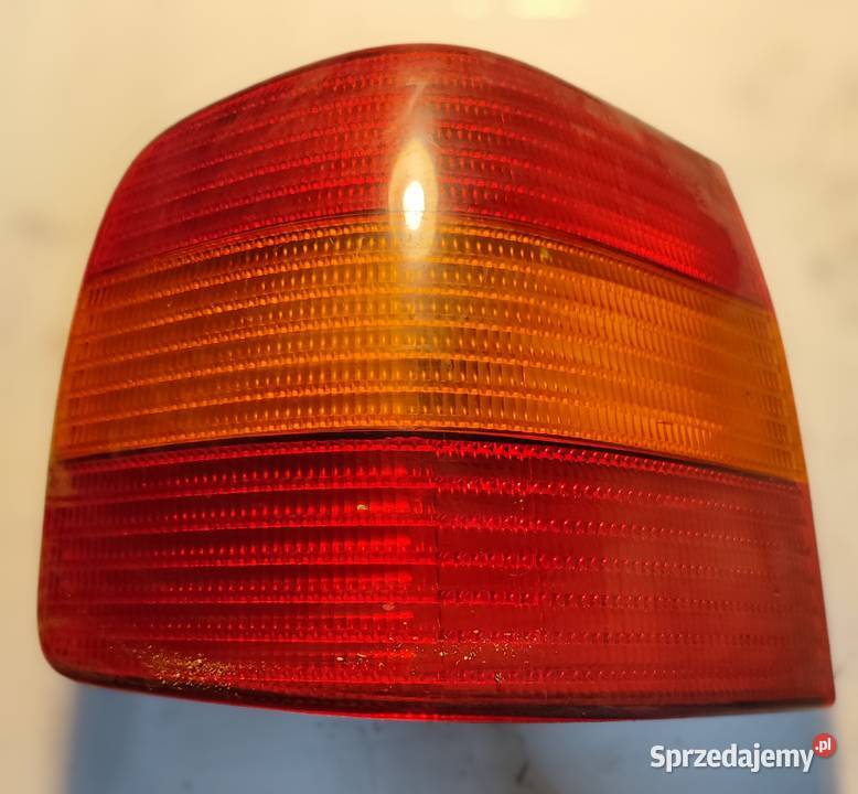 Volkswagen Passat B4 Lampa lewa tylna osobowe Żywiec