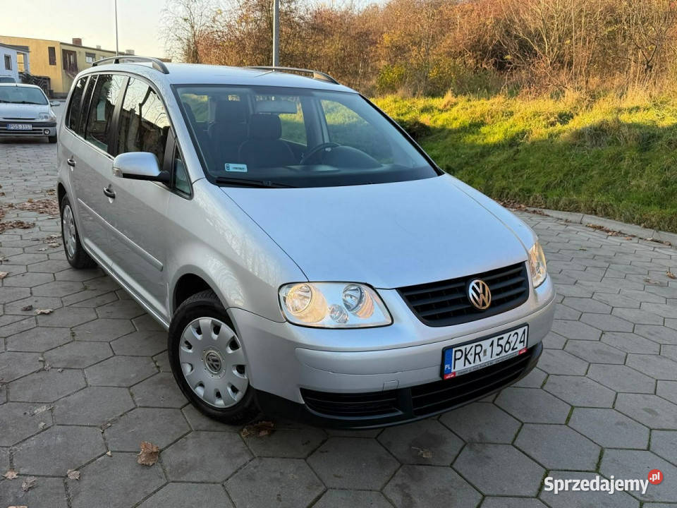 Volkswagen Touran Volkswagen Touran 16 Benzyna ASR (kontrola trakcji) Samochody osobowe wielkopolskie Gostyń