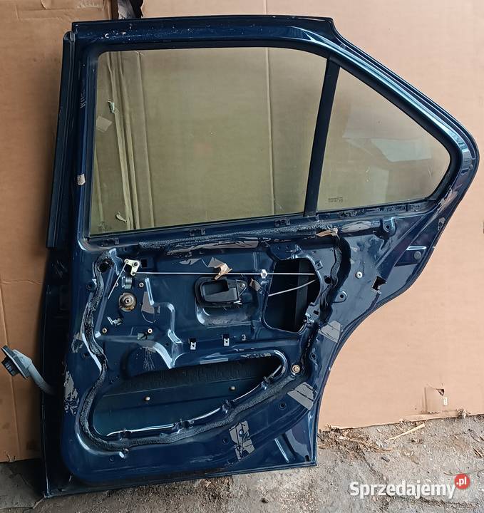 Drzwi BMW E36 prawy tył Morawica