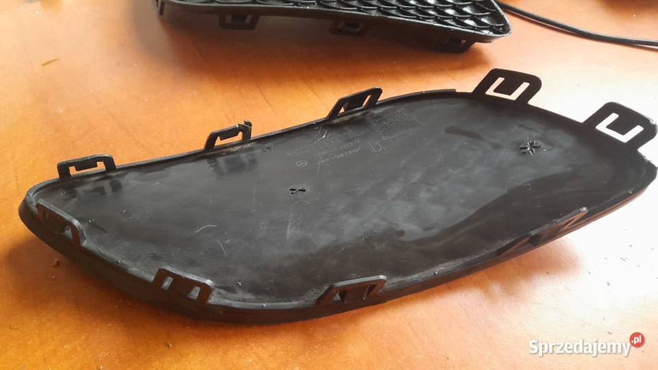 MERCEDES E W207 LIFT KRATKA PRAWA ZDERZAKA Goleniów