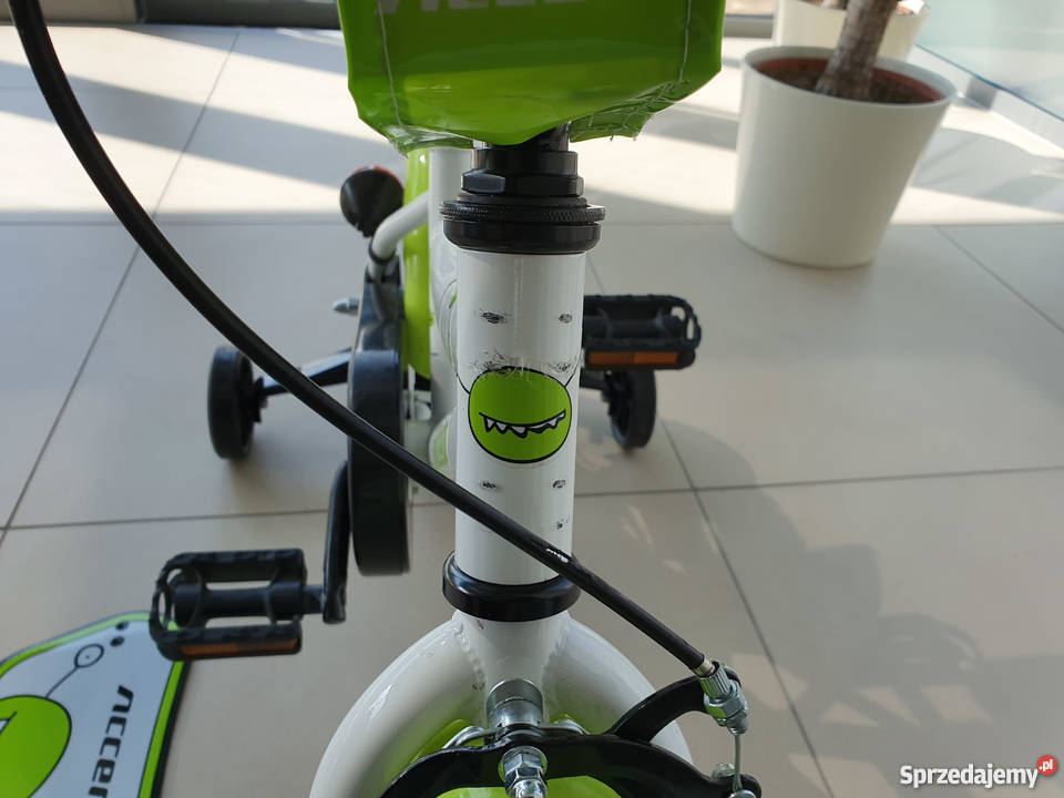 Rowerek z kółkami bocznymi Velo Accent Monster