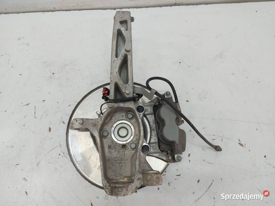 TESLA MODEL Y 2024r ZWROTNICA PRAWA PRZÓD osobowe