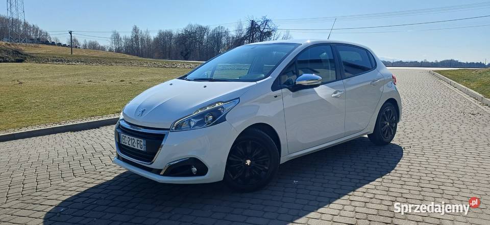 Peugeot 208 12 82 nawigacja