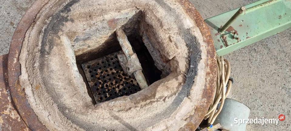 Kocioł na trociny z podajnikiem o mocy 40kw Szwarcenowo
