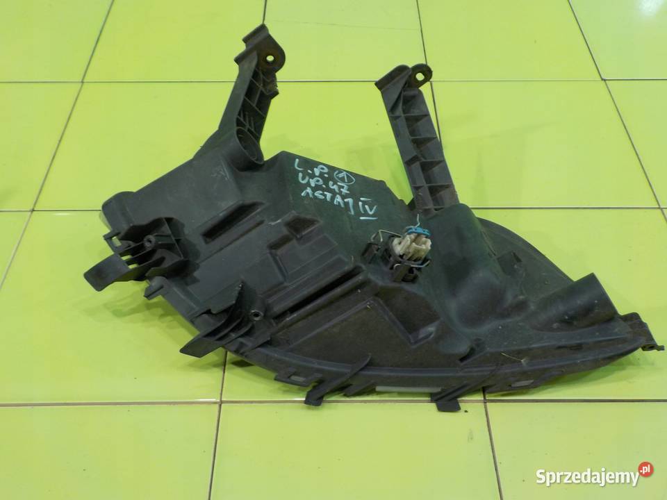 OPEL ASTRA J IV 13 CDTI 12r HB 5D halogen lewy osobowe Części samochodowe Suków sprzedam