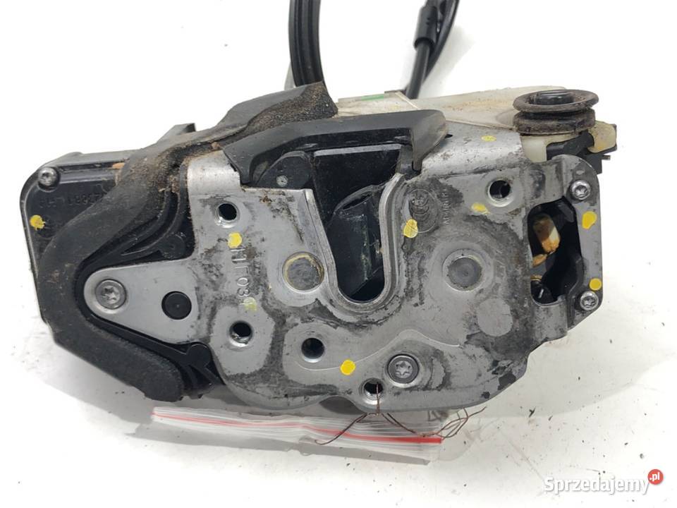 ZAMEK DRZWI LEWY TYŁ OPEL ASTRA J Kombi 1015