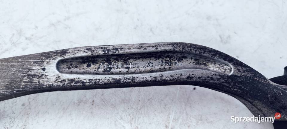 WAHACZ LEWY PRZÓD DOLNY AUDI A6 C6 4F0407693 Przystajń