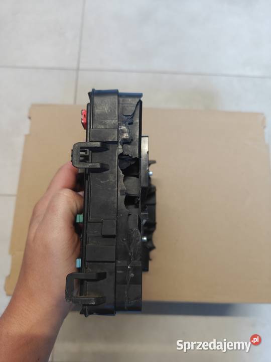 Skrzynka bezpiecznikowa Ford Transit Custom osobowe sprzedam