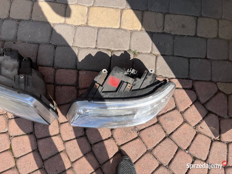 Volkswagen t5 kompletne lampy Części samochodowe sprzedam