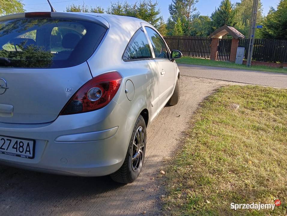 Opel Corsa D 12 16V benzyna światła przeciwmgielne Corsa sprzedam