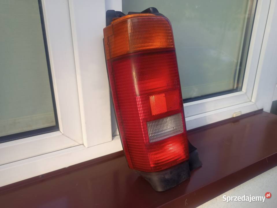 Chrysler Voyager I 1 lampa tył tylna lewa Sieradz