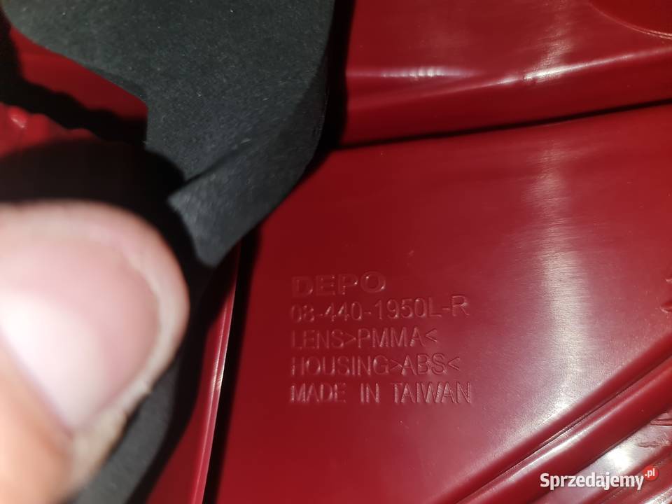 Mercedes W204 Lampa tylna lewa sedan DYMIONA łódzkie Łódź