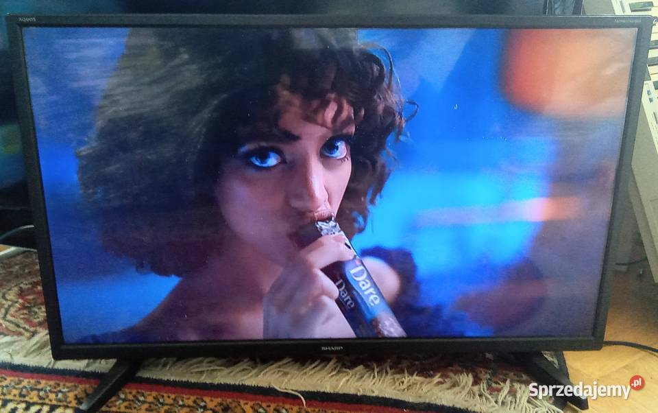 TV LED 32 cale Sharp z DVBT2 i pilotem