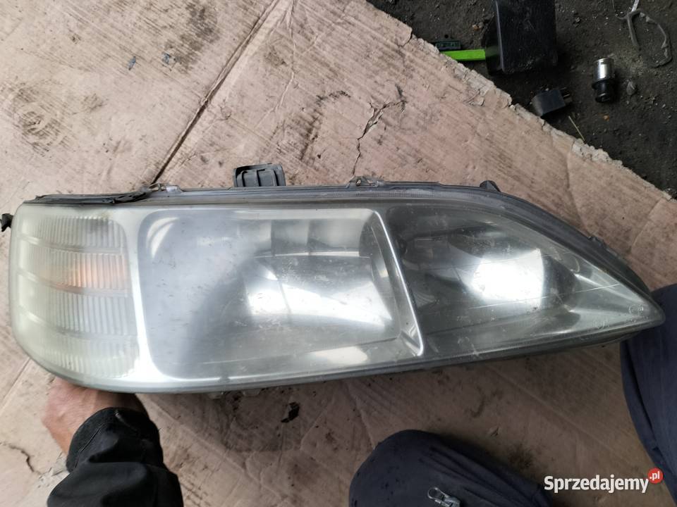 HONDA ACCORD VI CG9 lampa przód przednia prawa