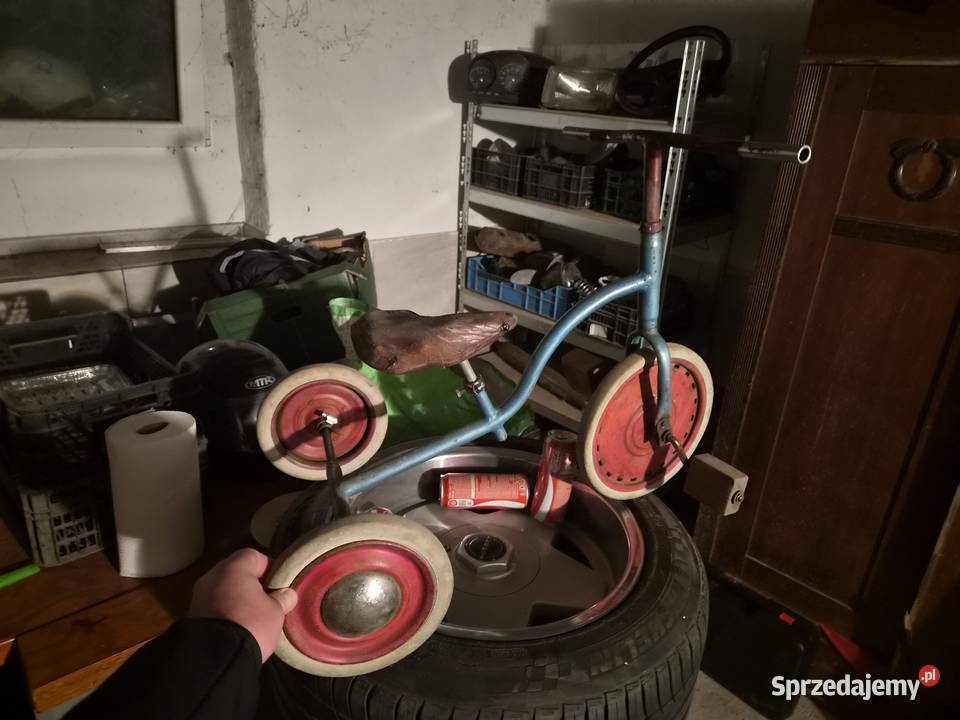 Przedwojenny zabytkowy rowerek dziecięcy