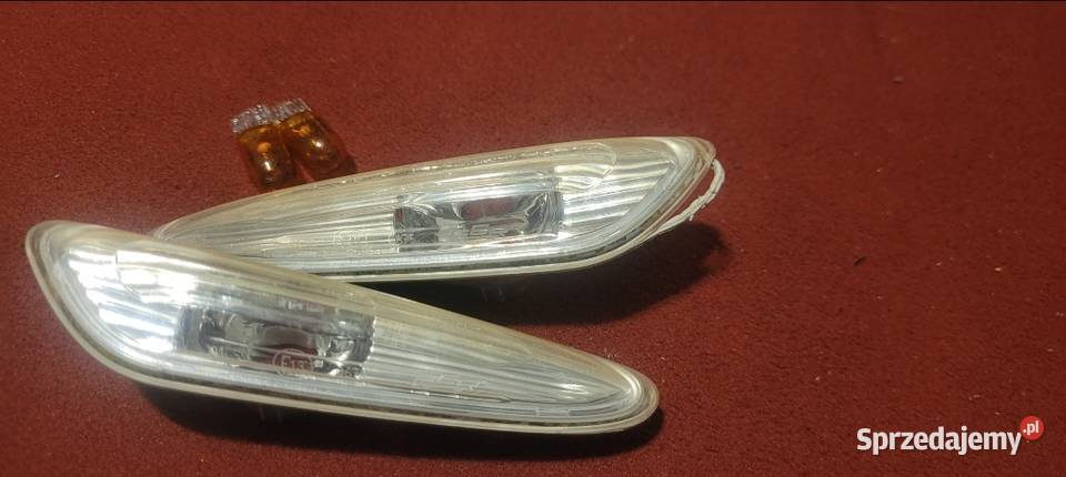 Komplet Orginalnych kierunkowskazów do BMW x3