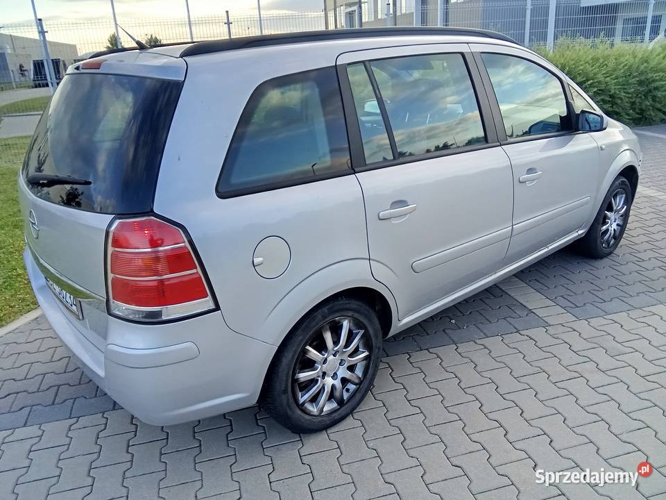 Opel Zafira 7 foteli 16 benz Pieszyce sprzedam