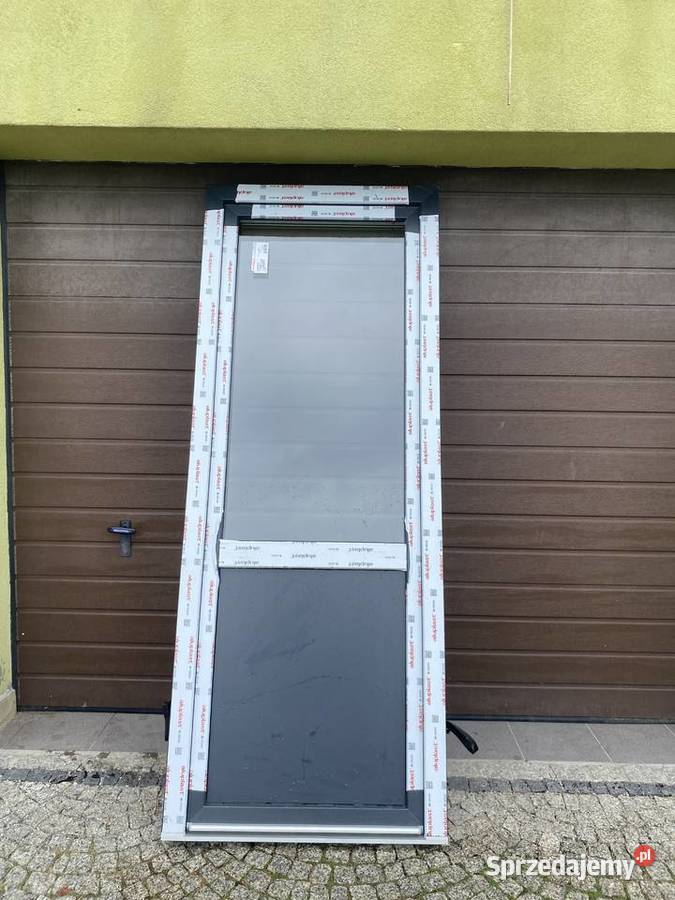 Nowy balkon nie uszkodzony prawy z niskim Pozostałe Nowy Sącz