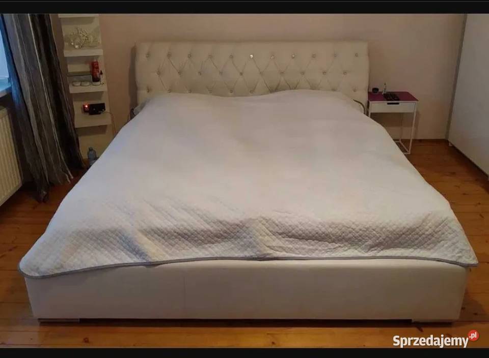 Łóżko 220x200 ekoskóra drewniany stelaż opolskie Lewin Brzeski