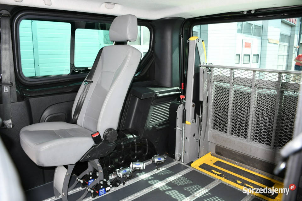 Renault Trafic 16dCi 7osób Winda Do przewozu nawigacja Hrubieszów sprzedam