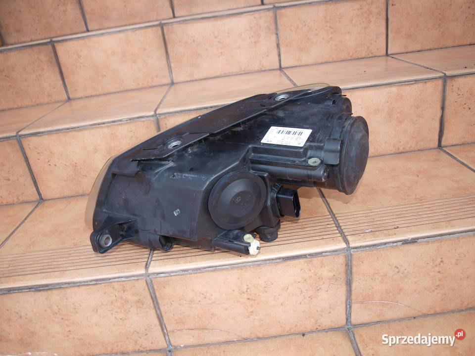 VW Passat B6 lampa prawa przód zwykła 2005 2010r Kalisz
