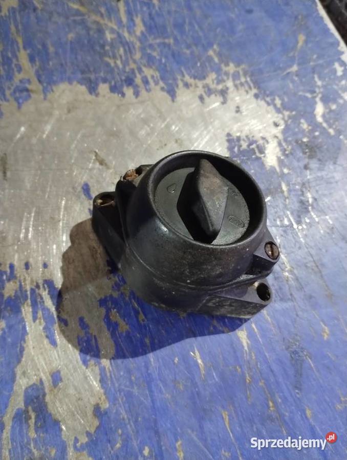 Lampa PRL piwnica bunkier włacznik bakelitowy Szydłów