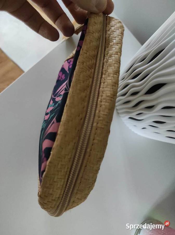 Nowa kolorowa kosmetyczka damska Yves Rocher Kosmetyczki i kuferki mazowieckie Płock