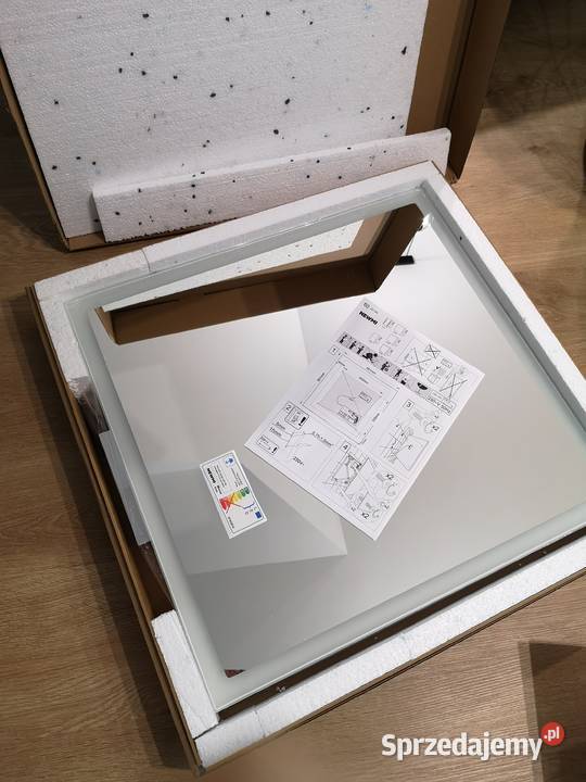 Lustro wysuwane z oświetleniem LED 60x60 Tuchów sprzedam