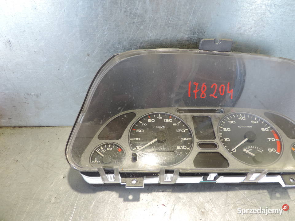 LICZNIK ZEGAR PEUGEOT 306 16 B 9636738680 Rok produkcji 2000 Nowy Sącz sprzedam