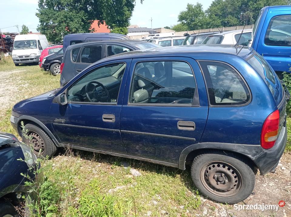 Opel Corsa 14 44 kW 1993 r dawca części Szklarka Myślniewska