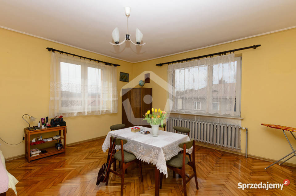 Dom z częścią pod lokal usługowy w centrum mieszkalny Błażowa