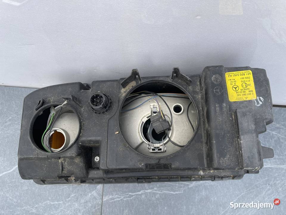 MERCEDES ACTROS PRAWA LAMPA TYŁ