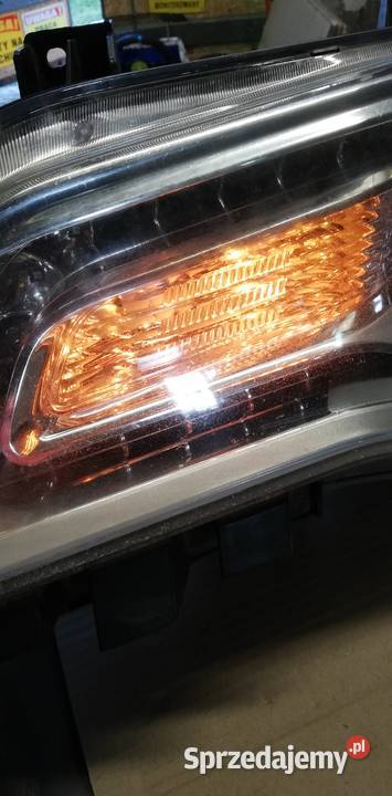 Lampa przednia Chrysler 300C 2015 lewa mazowieckie Poświętne