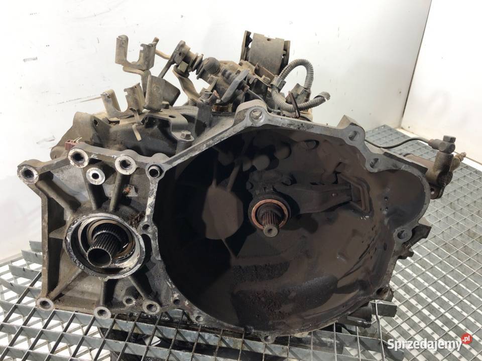 SKRZYNIA BIEGÓW MITSUBISHI OUTLANDER I 20 136 osobowe Filtry