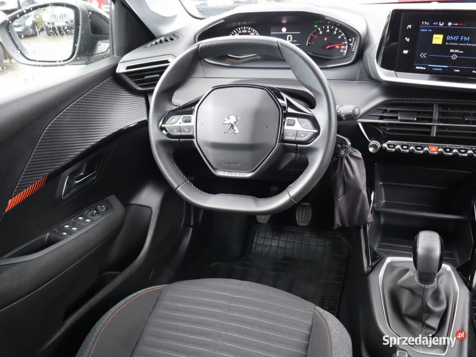 Peugeot 208 12 PureTech komputer pokładowy