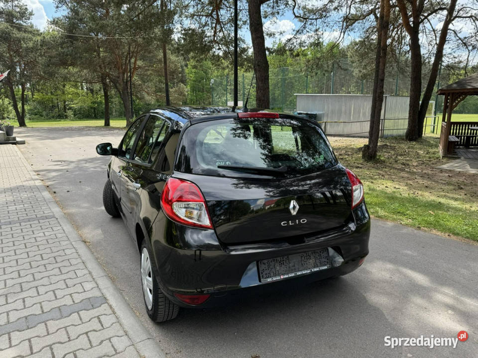 Renault Clio 2011 r 12 KLIMA Elektryka Serwis autoalarm Chechło sprzedam