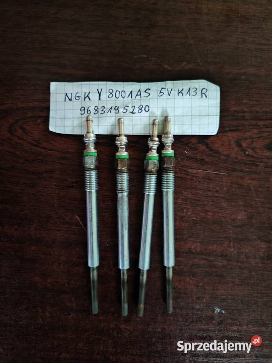 Świeca żarowa Rok produkcji 2012 łódzkie Kołacin