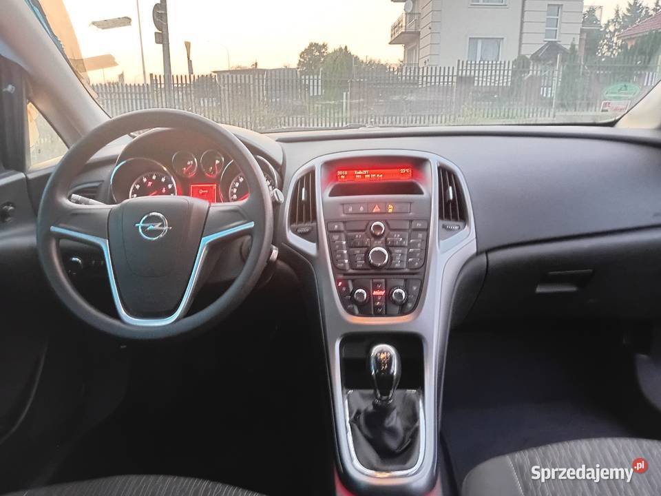 Okazja Opel Astra J Lift 201314r hatchback uszkodzony