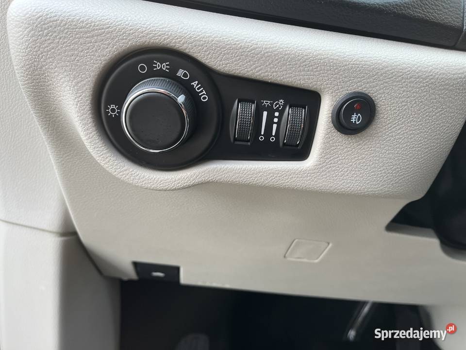 Chrysler Pacifica 36 benzyna Skomielna Czarna