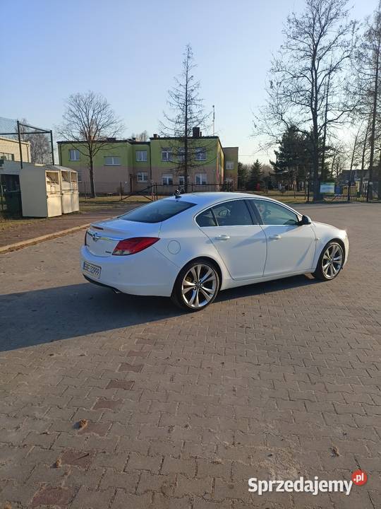 Opel Insignia 20T benzyna 220 automat 2011r Bełchatów