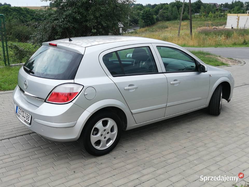 Opel astra h lift 16 benzyna bmaly przebieg 2kpl Chełmno