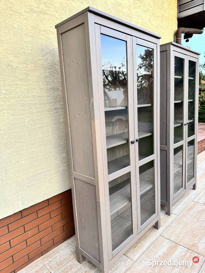 Witryna Hemnes Ikea z półkami kredens biblioteka Sulbiny