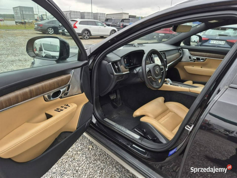 Volvo V90 Cross Country Volvo Komorniki