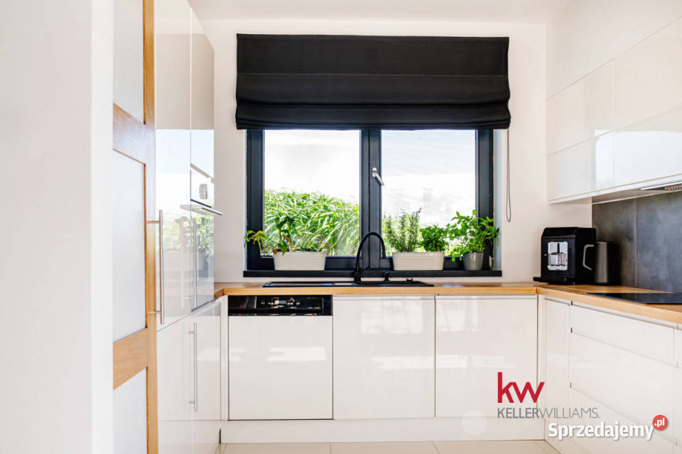 sprzedaży domu wolnostojącego 300m2 Mrowino