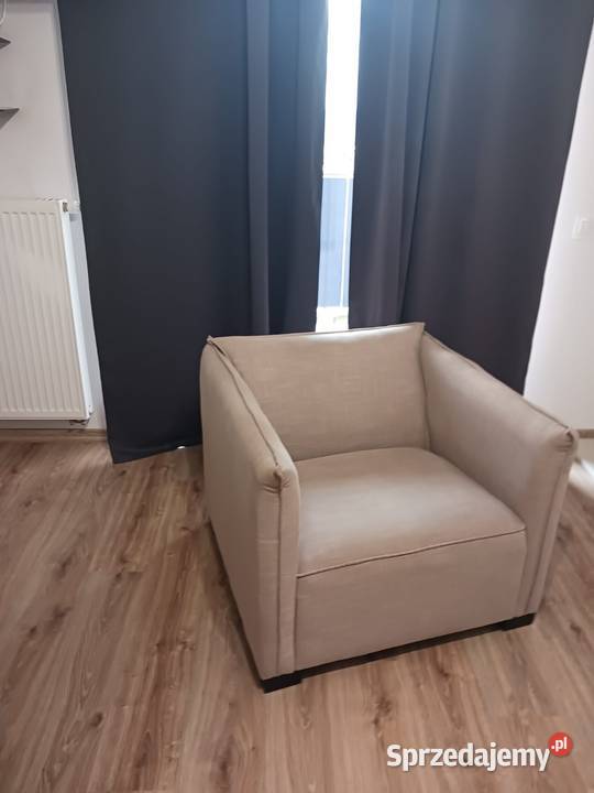 Fotel w kolorze jasnobeżowym Piotrków Trybunalski