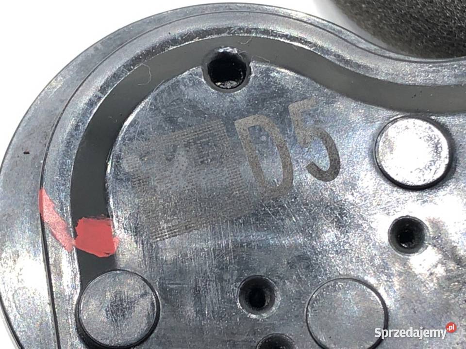 ZAMEK DRZWI PRAWY PRZÓD TOYOTA COROLLA E21