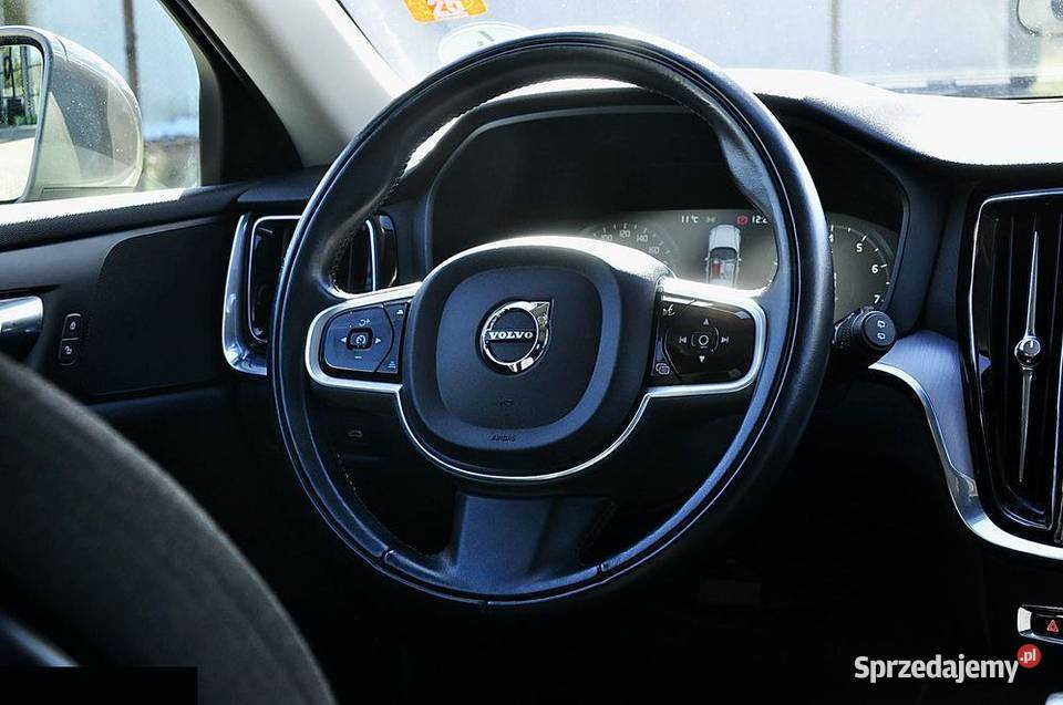 Volvo V60 B3 20 benzyna B Geartronic Momentum zachodniopomorskie Goleniów sprzedam
