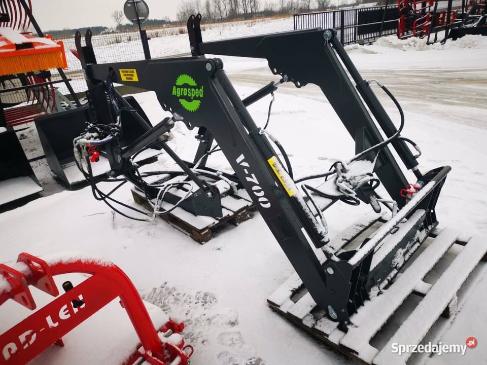 Ładowacz czołowy firmy Agrosped model V700 Rolnictwo Jędrzejów