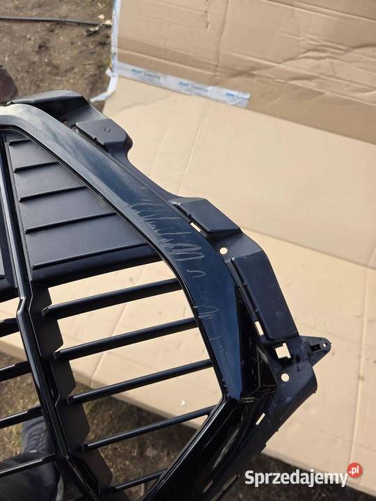 Grill Atrapa Chłodnicy Audi Q3 F3 83A853651B