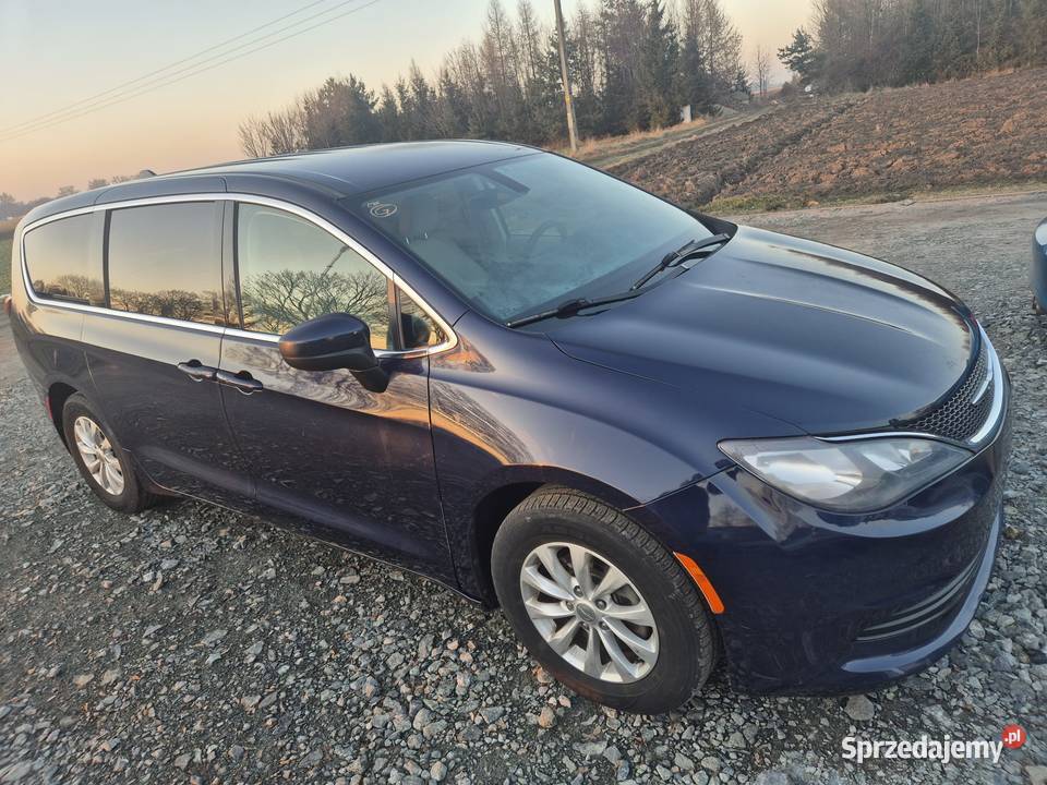 Chrysler Pacifica 2017 36 lekko uszkodzona na dolnośląskie Żórawina